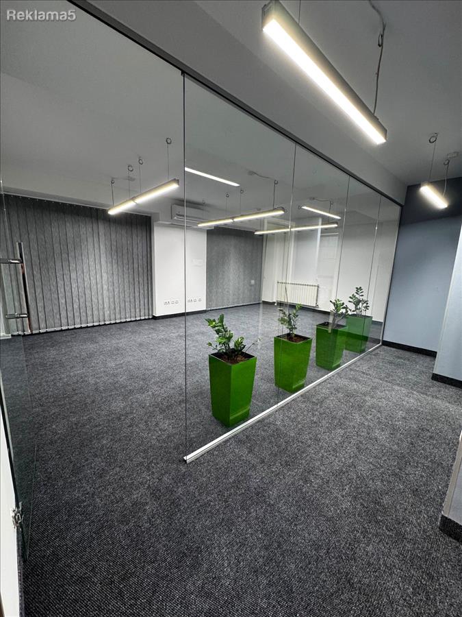 Se prodava deloven prostor kancelarii 111m2 Skopje Centar