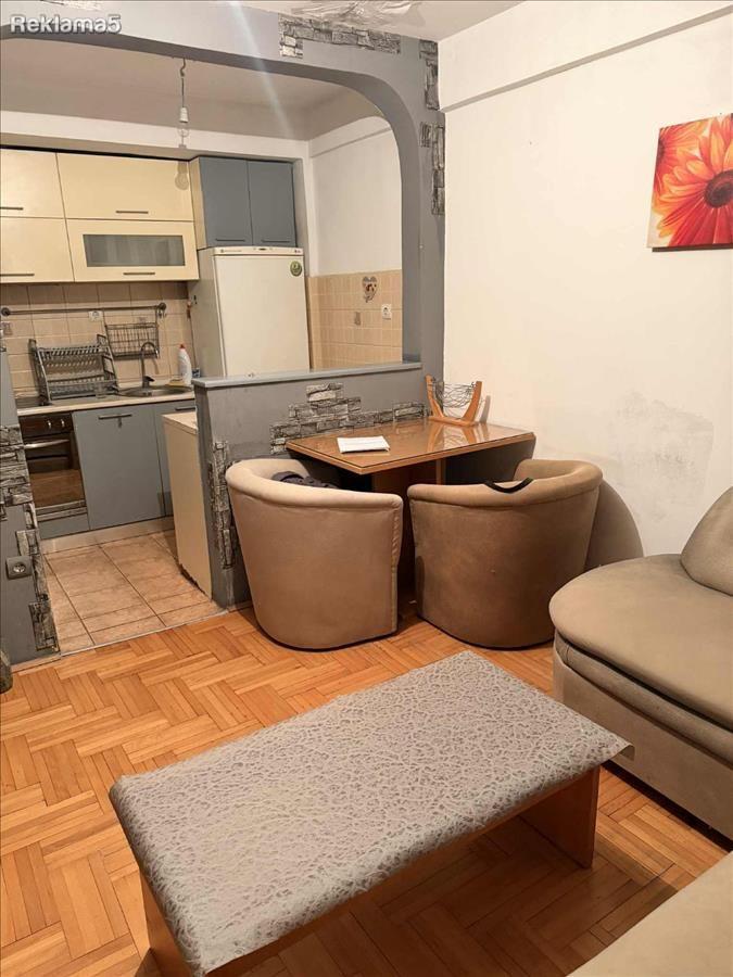 Se prodava stan 63m2 vo Kisela Voda kaj Ekonomsko
