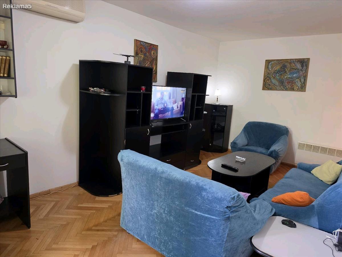 KARPOS 4 SE IZDAVA DVOSOBEN STAN