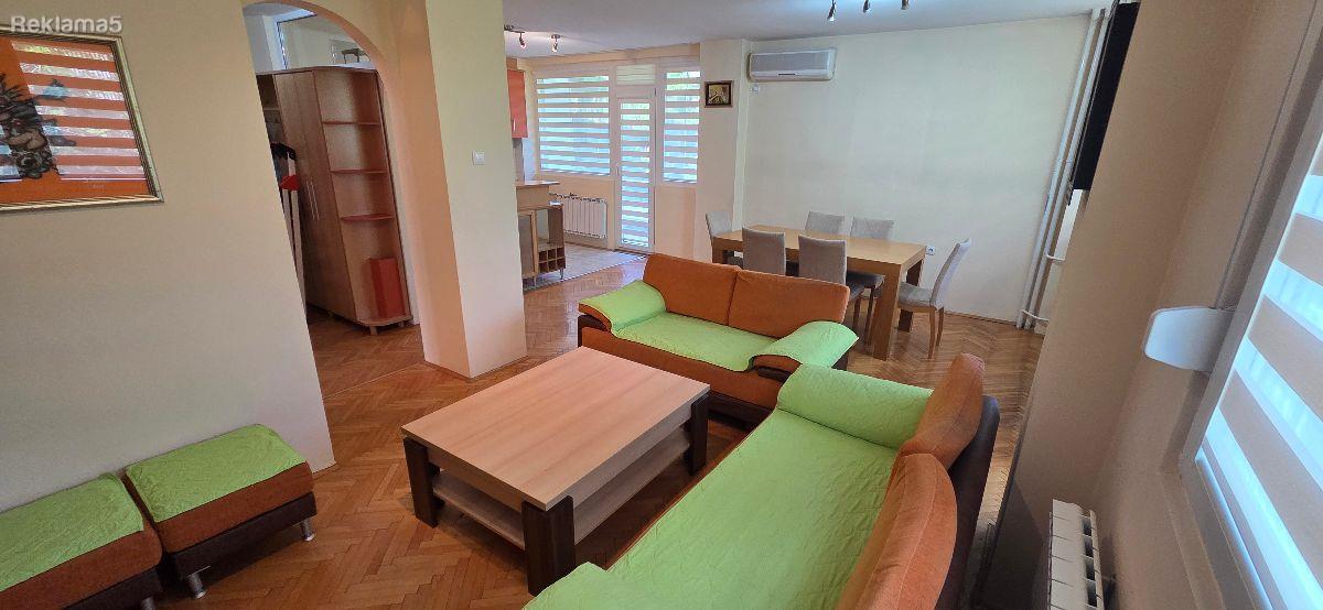 Furnished apartment of 81 sq m in Karposh 4 for sale