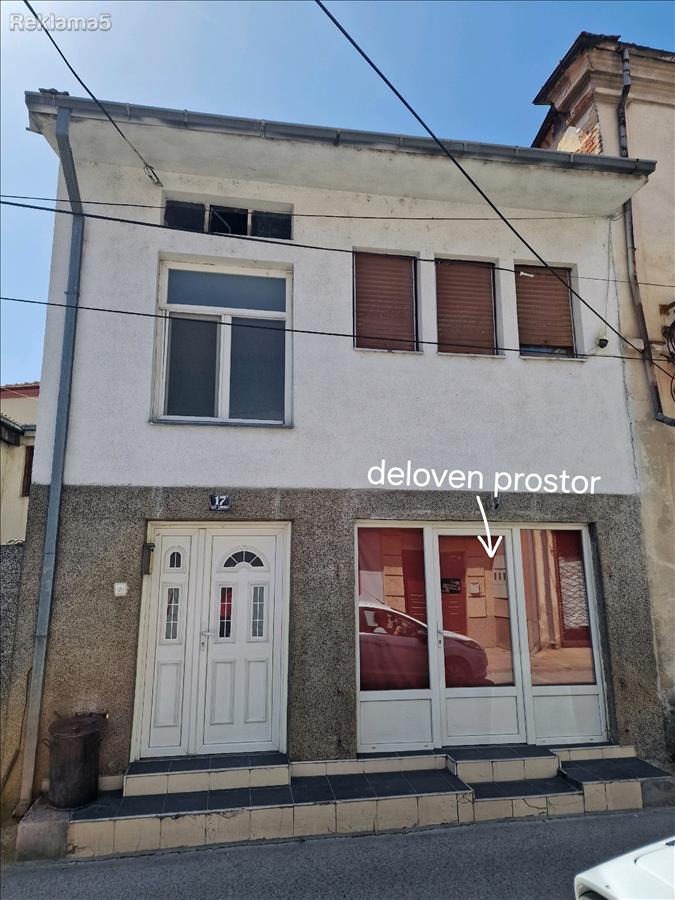 Se prodava kuka vo centarot na gradot na 80 m do saat kulata