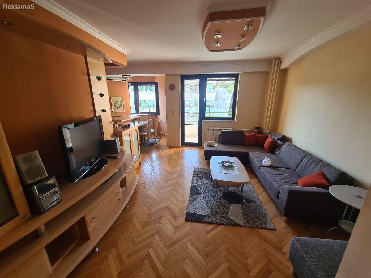 Trosoben stan vo Kapistec kaj Hotel Beton
