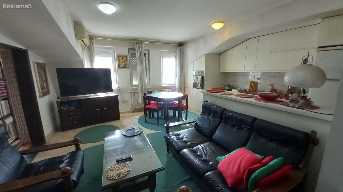 Se prodava stan vo Kisela Voda od 70 m2