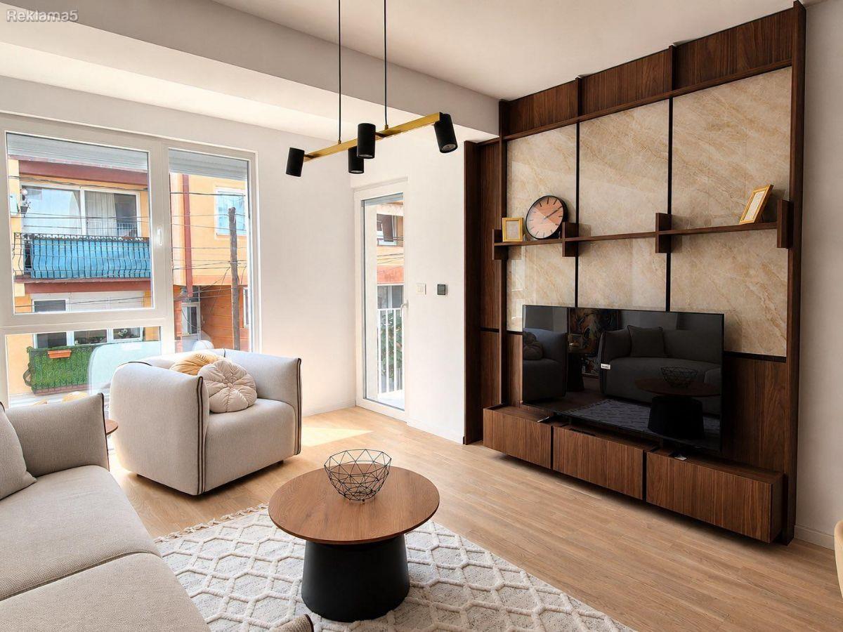 Se izdava nov stan 62m2,karsi Flat Iron,Centar