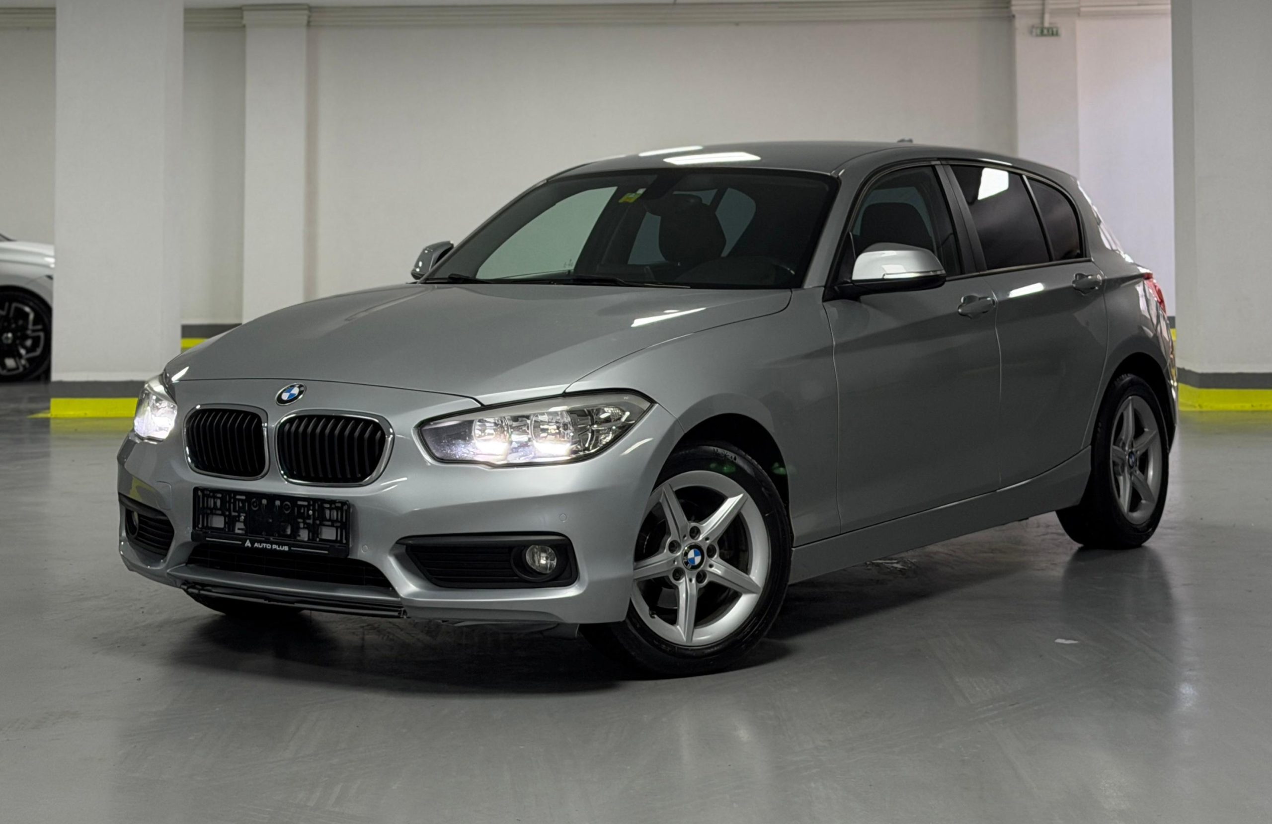BMW 116D FACELIFT AUTOMATIC ADVANTAGE 2015-GODINA