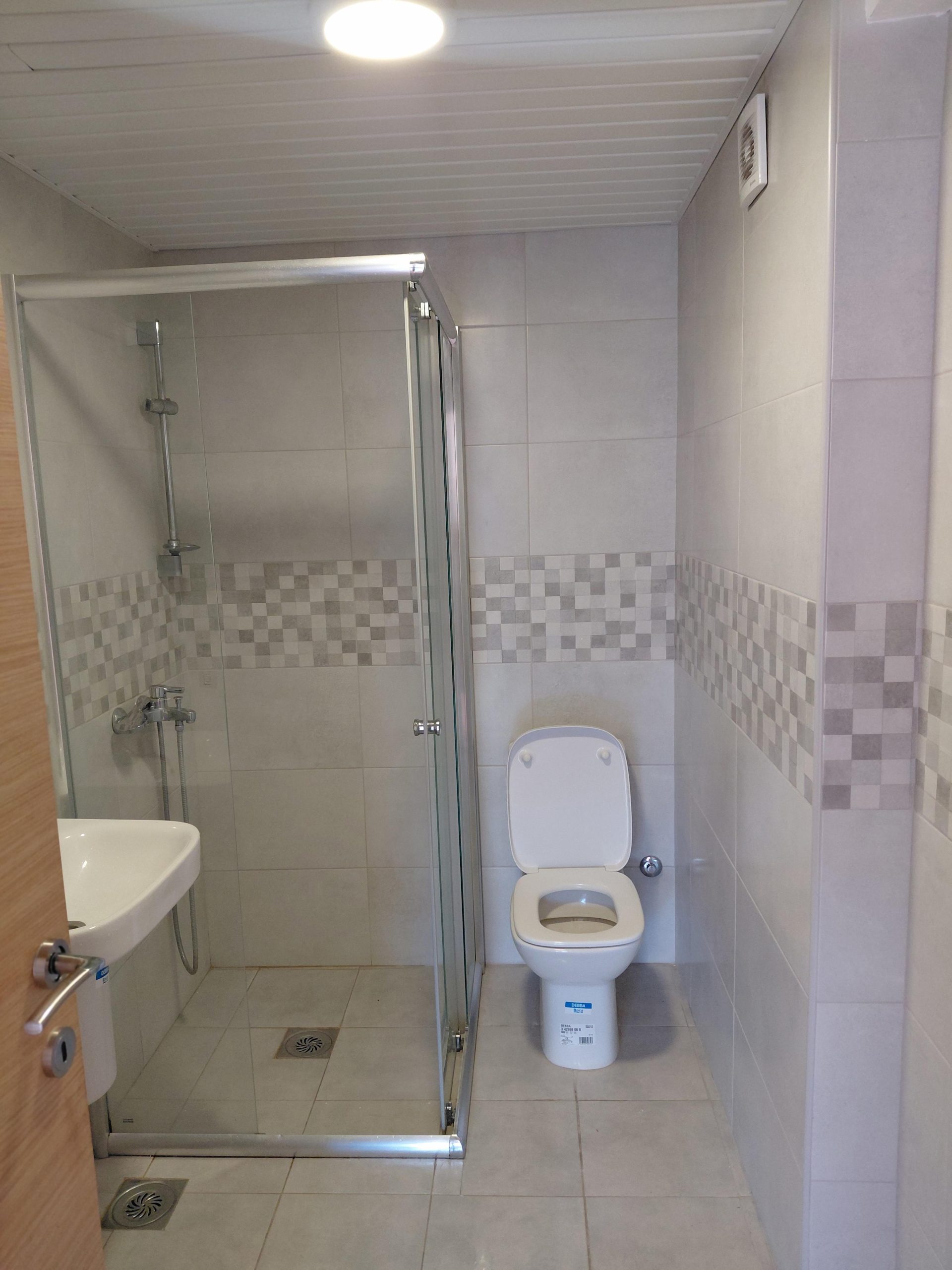 EMPTY APARTMENT FOR RENT IN AIRPORT-52m2
