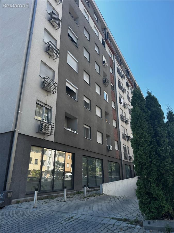 Se izdava kompletno namesten stan vo nova zgrada