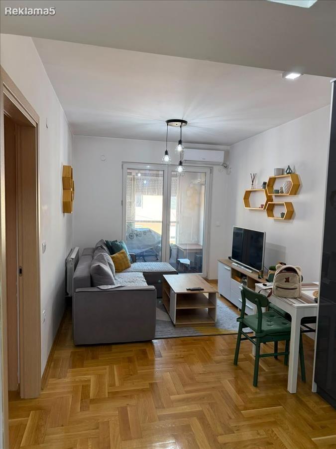 Two-room apartment for rent in Aerodrom | 42m² | 350 €
