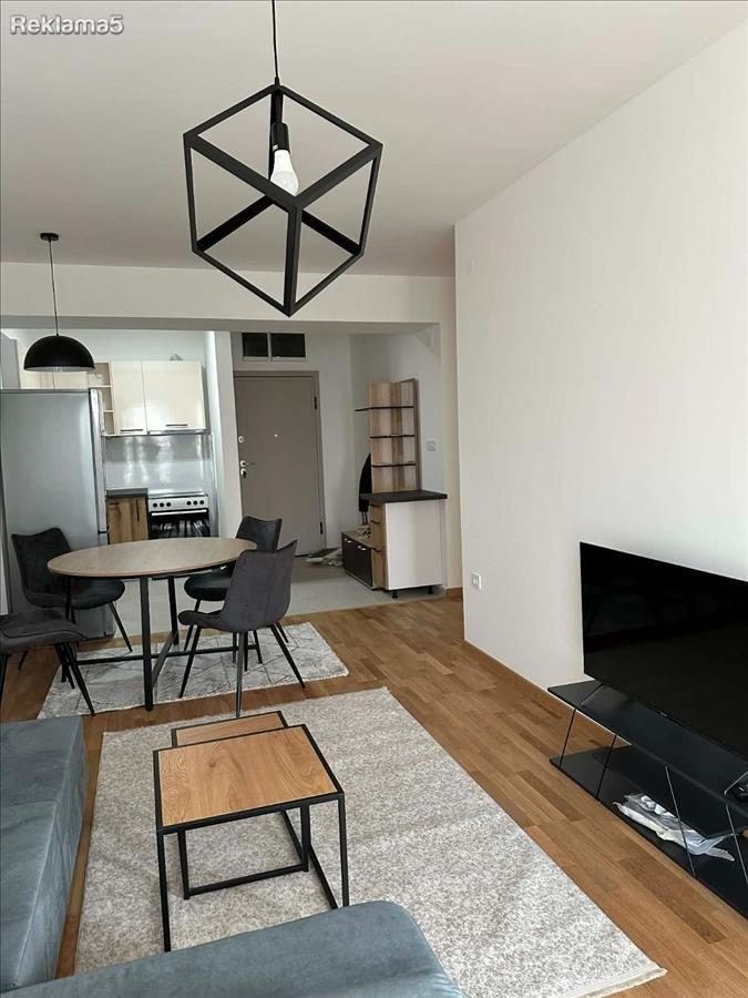 Two-room apartment for rent in Aerodrom | Parking | 500 €