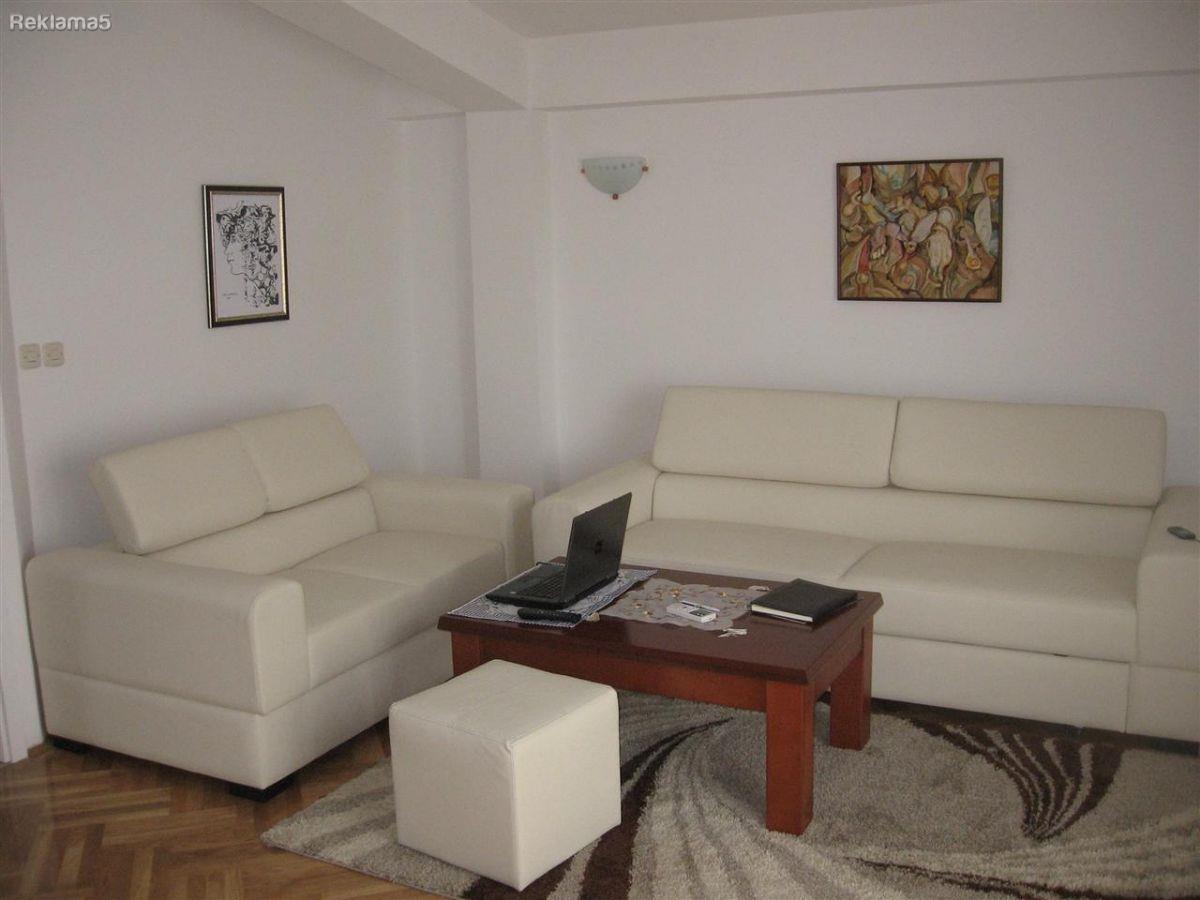 2238 SE IZDAVA trosoben stan vo Crnice-Vodno