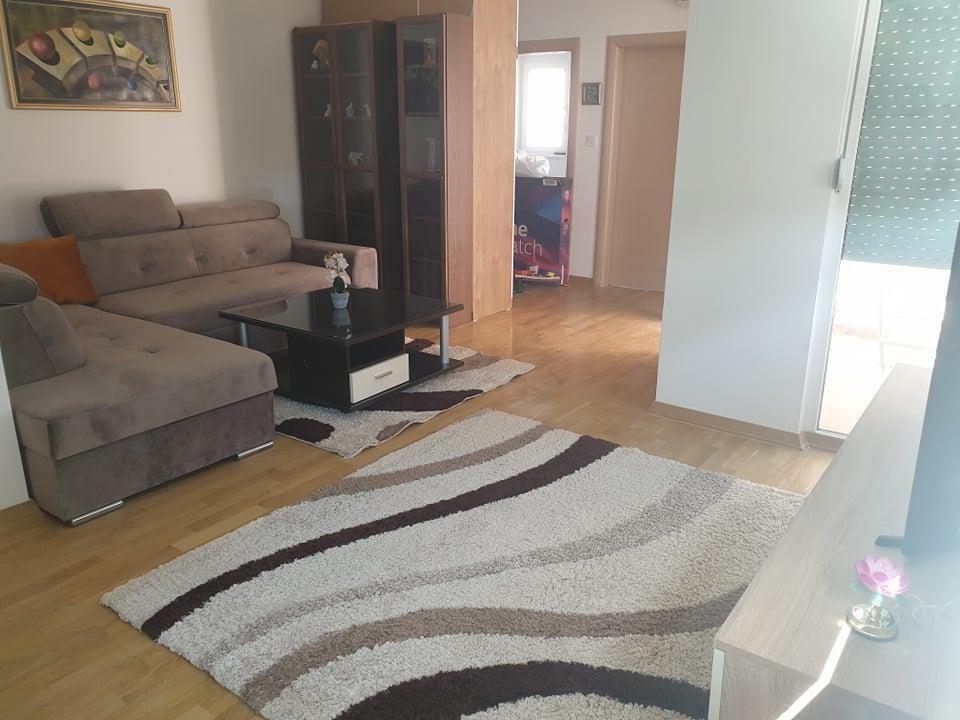 Se iznajmuva namesten stan 65m2 vo Kozle