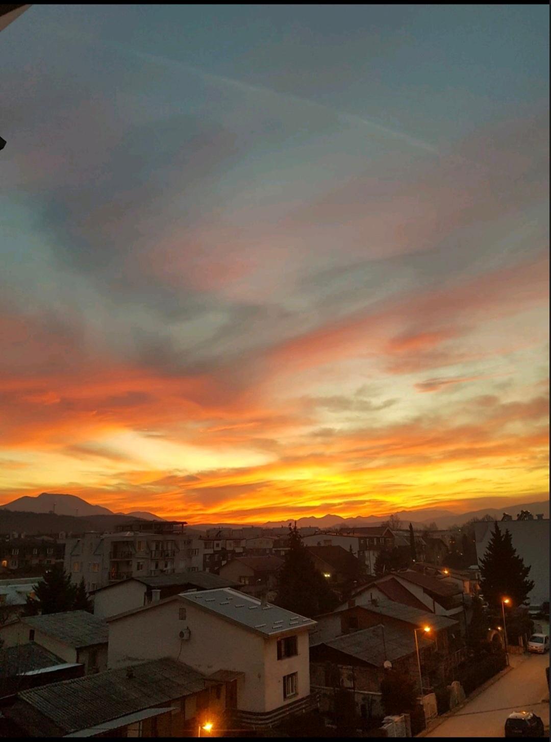 Se izdava stan vo Vlae, na kejot na Vardar