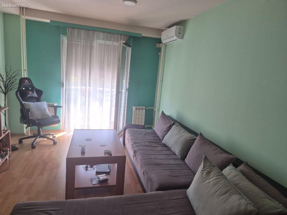 SE IZDAVA STAN VO KARPOS 4 / ANTIKO