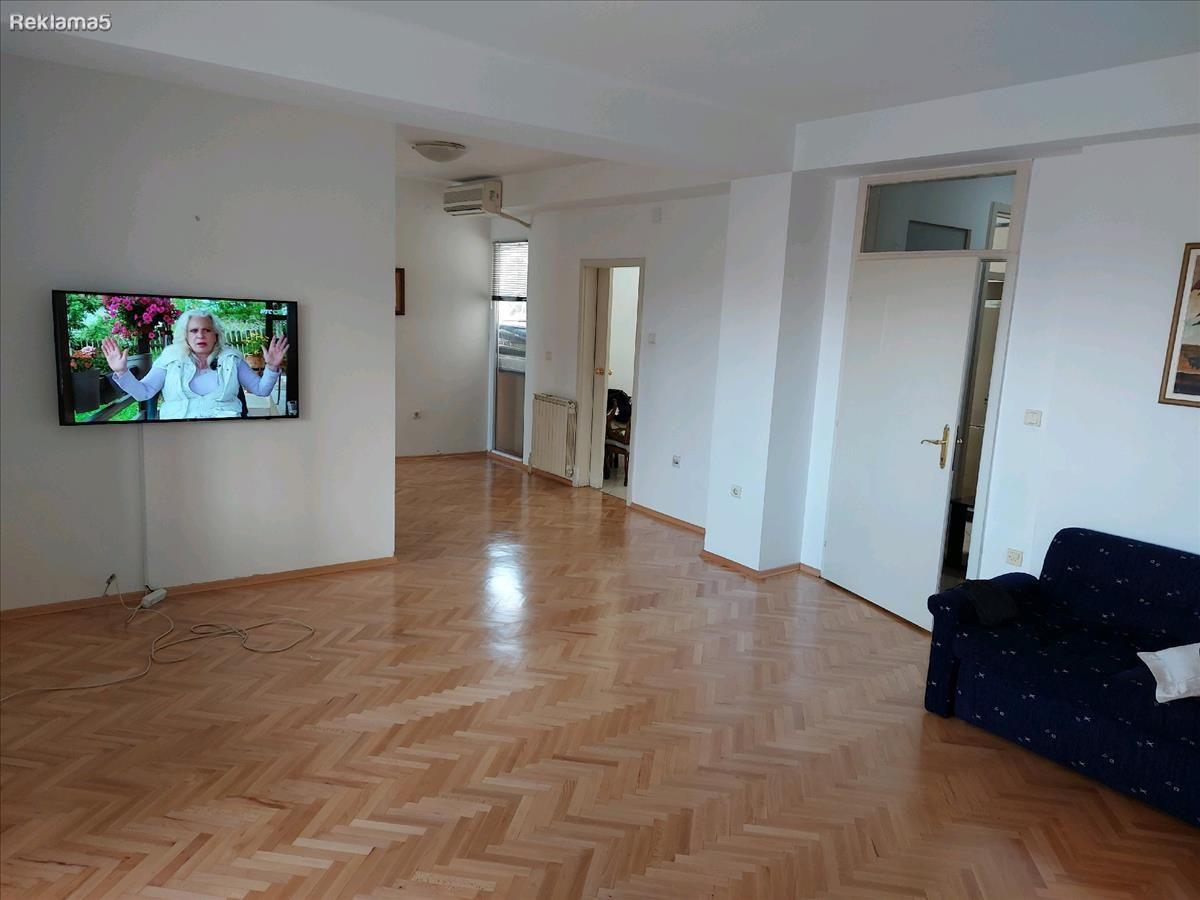 Dharma Doma rents an apartment in Aerodrom!