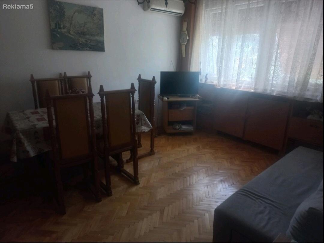 SE IZDAVA DVOSOBEN KOZLE KAJ ALUMINA