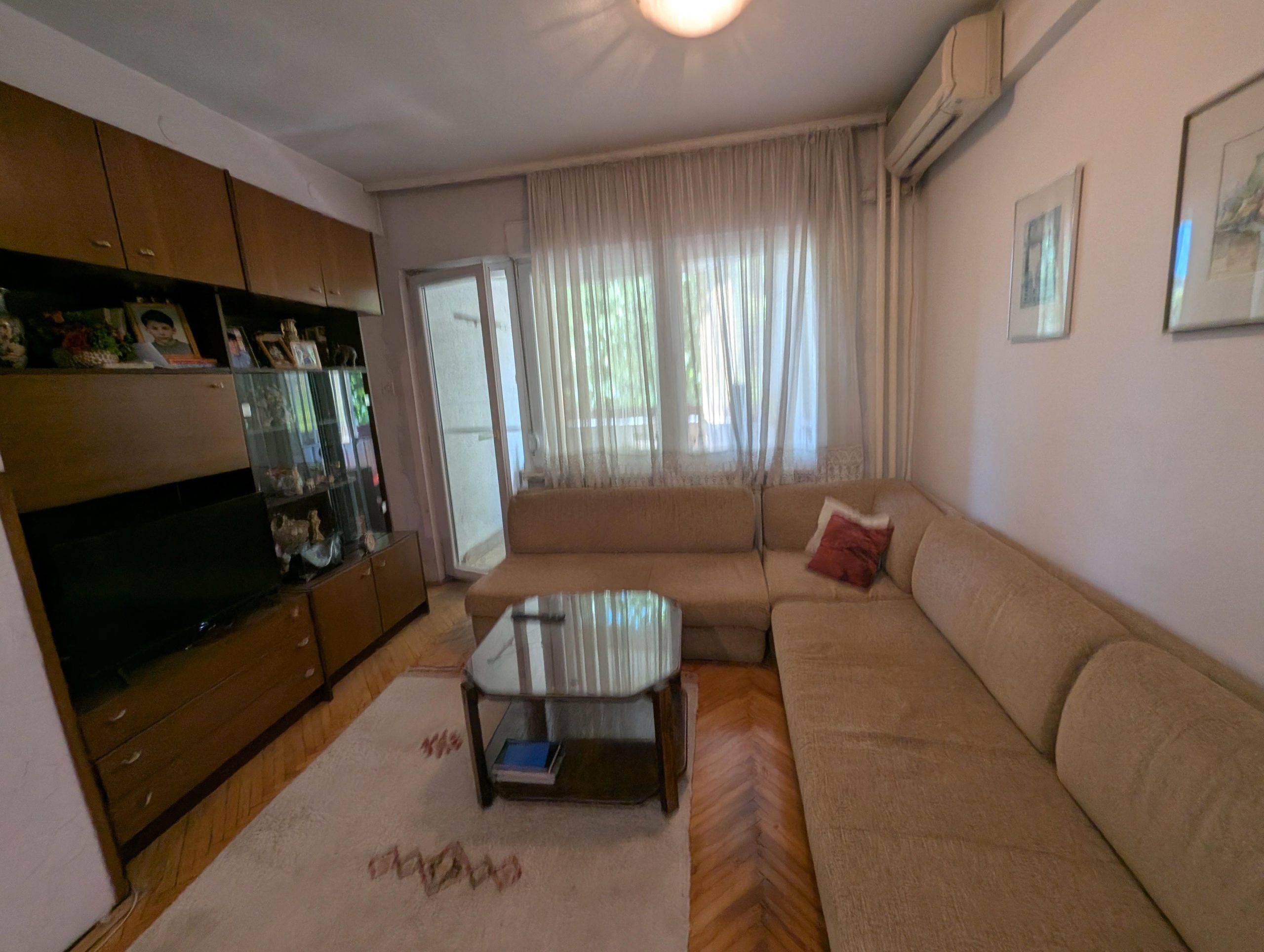 Se prodava prazen stan 54m2 vo Kisela Voda