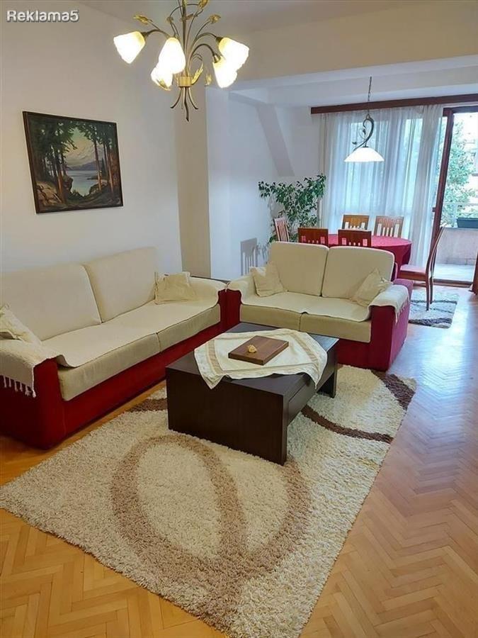 Dharma Doma rents an apartment in Aerodrom!