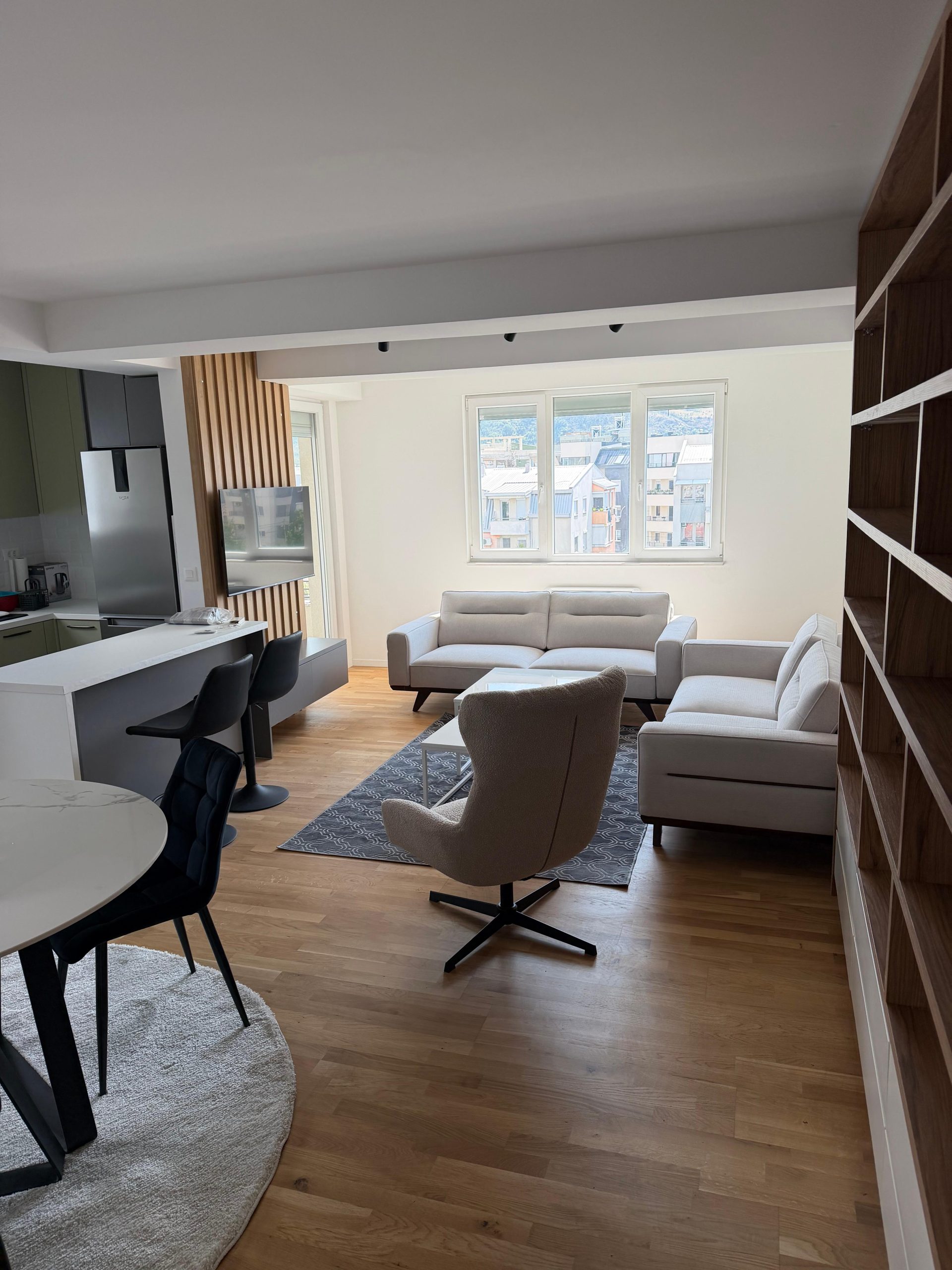 LUXURY APARTMENT IN CHROME