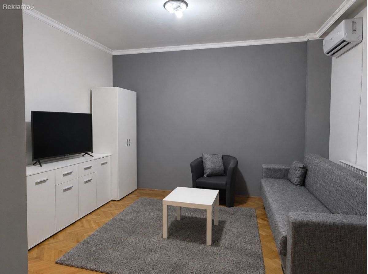 se izdava namesten stan 38m2