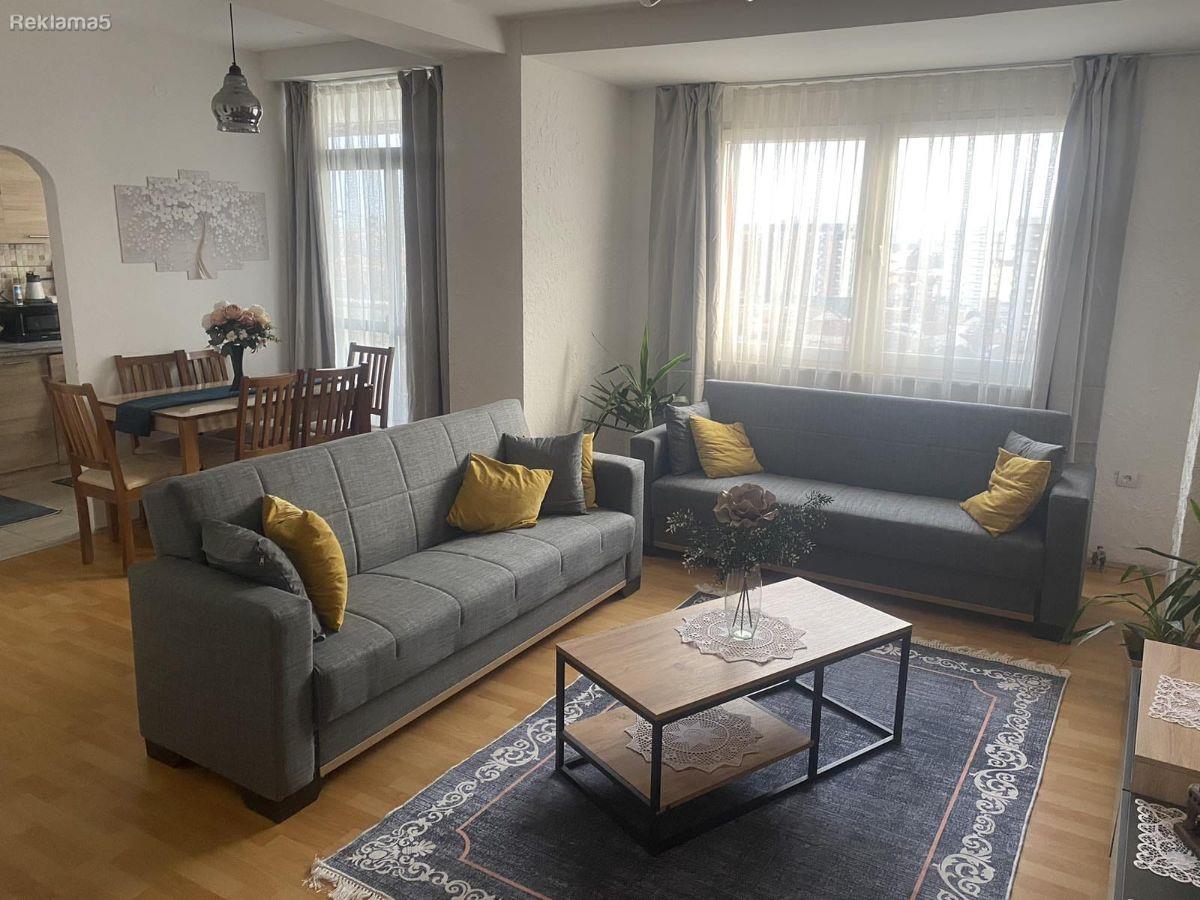 Se izdava extra ureden nov trosoben stan 100m2