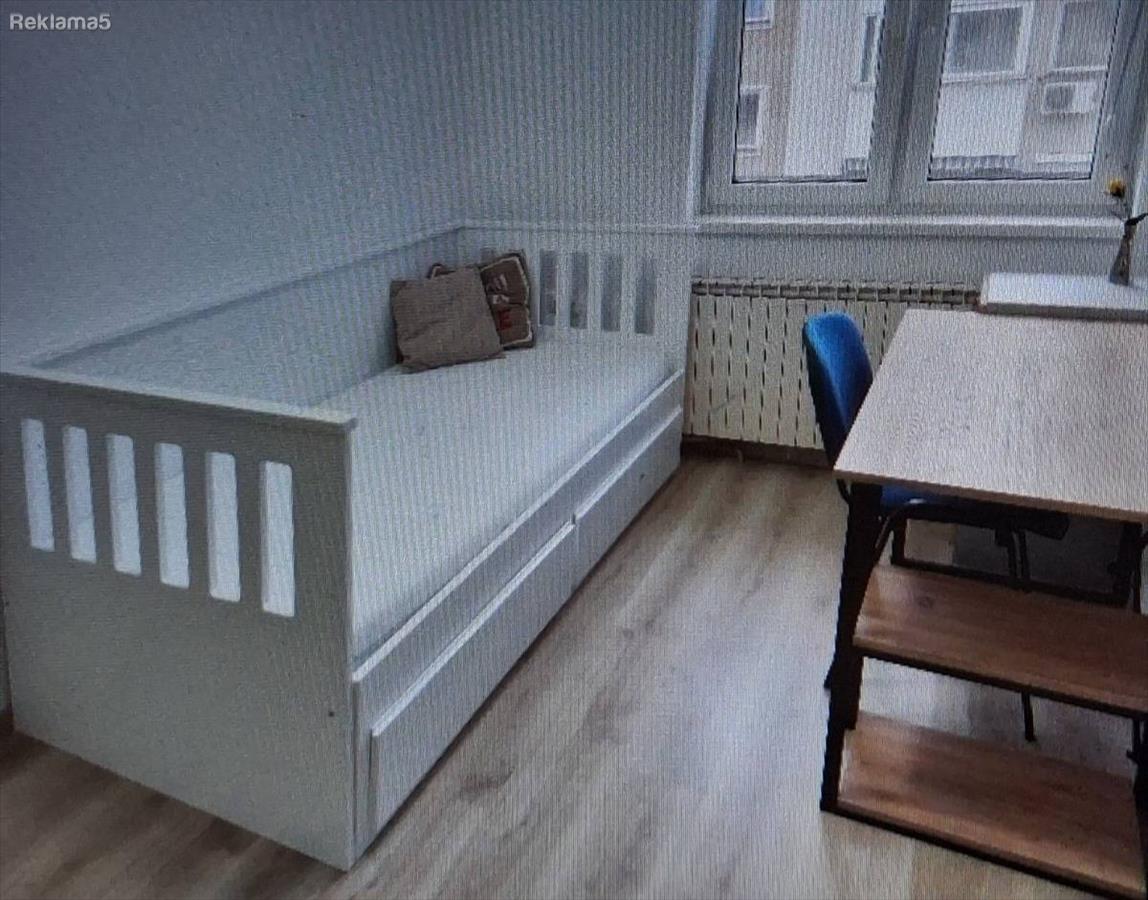 A fully furnished apartment for students is for rent, next to Mashinski