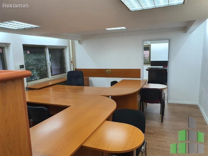 Se izdava deloven kancelariski prostor vo Centar