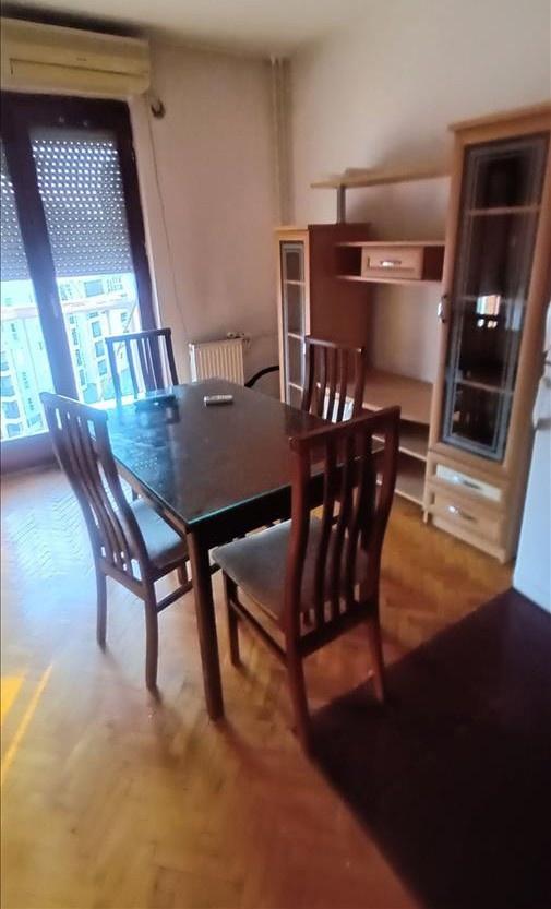 Se izdava stan 42m2 so edna spalna soba vo N.Lisice