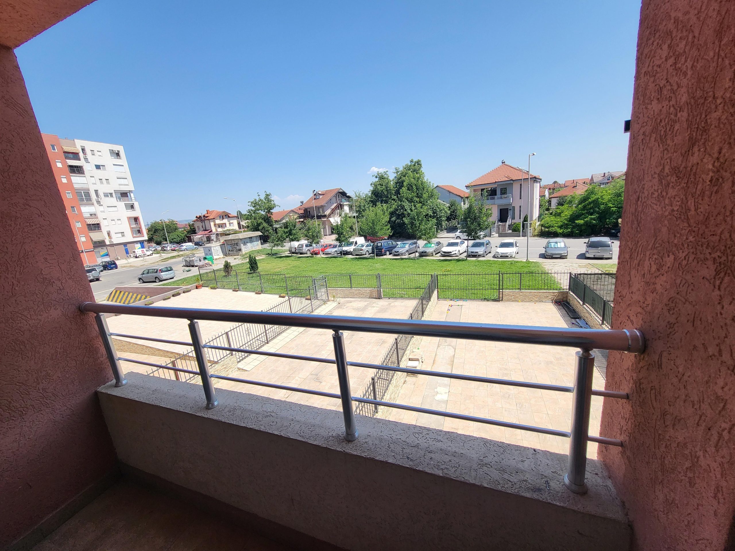 Izdavam dvosoben namesten stan vo Novo Lisice
