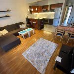 Se izdava stan vo Centar-Univerzalna 80 m2