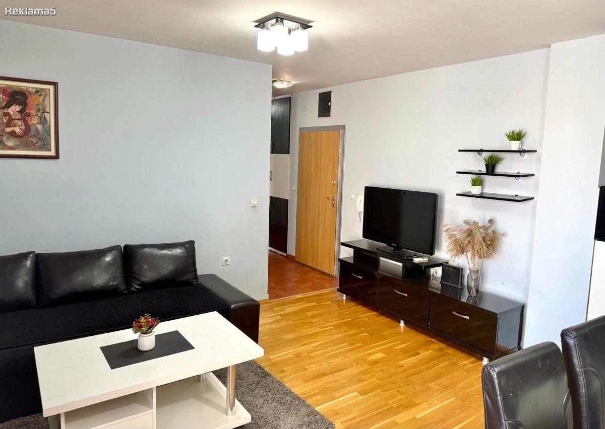 Three-room apartment for rent in Centar | 65m² | €450