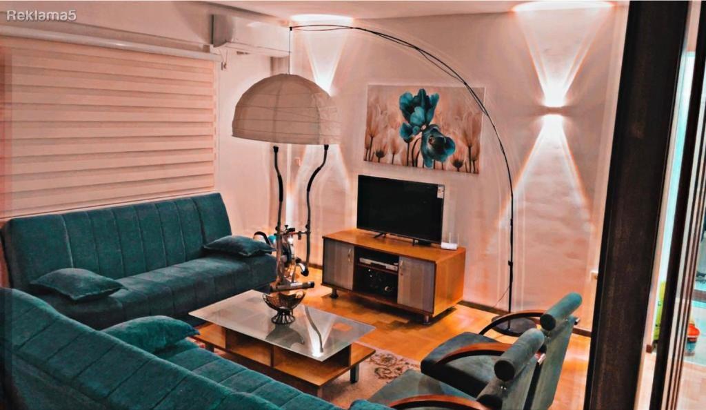 Izdavame Micurin dvosoben namesten 55m2