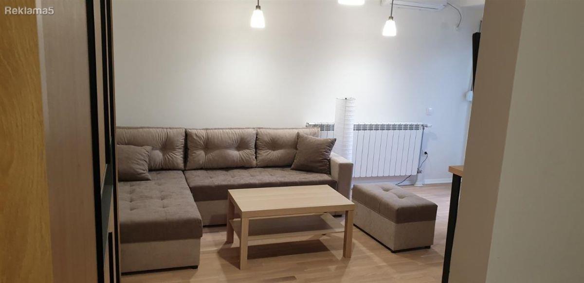Se izdava nov dvosoben 40m2 Taftalidze 1 kaj gim.Nova