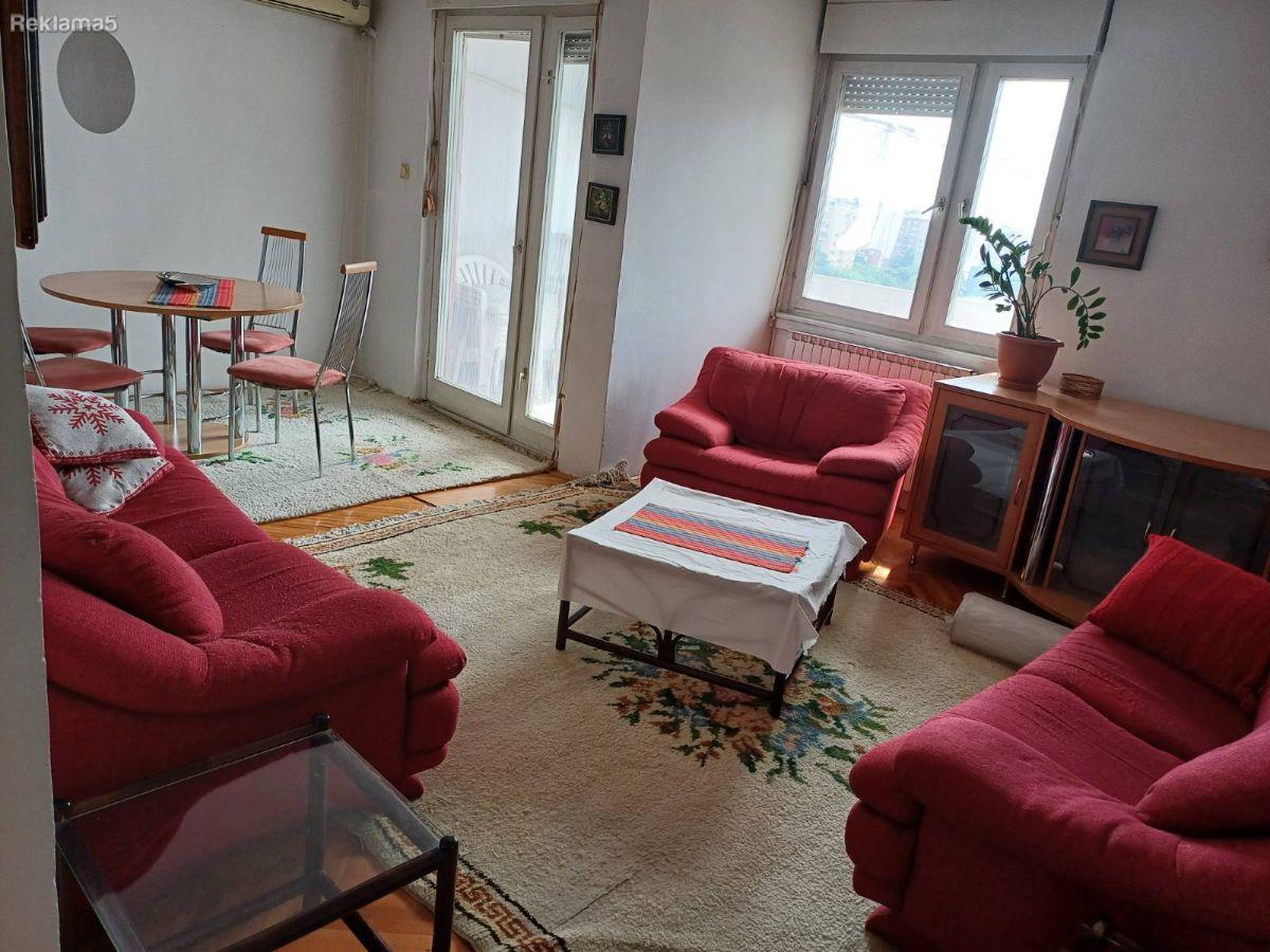 Se izdava stan 68m2,Novo Lisice,2spalni,kaj parkot Tose Proe