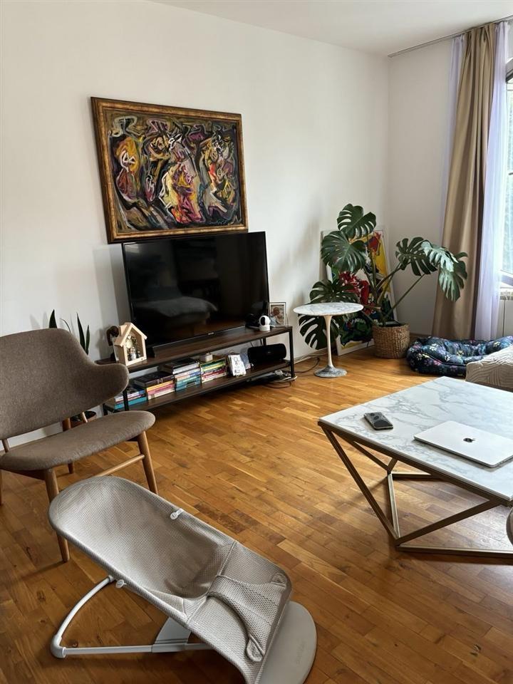 Se izdava 2 soben stan od 54m2 vo Taftalidze