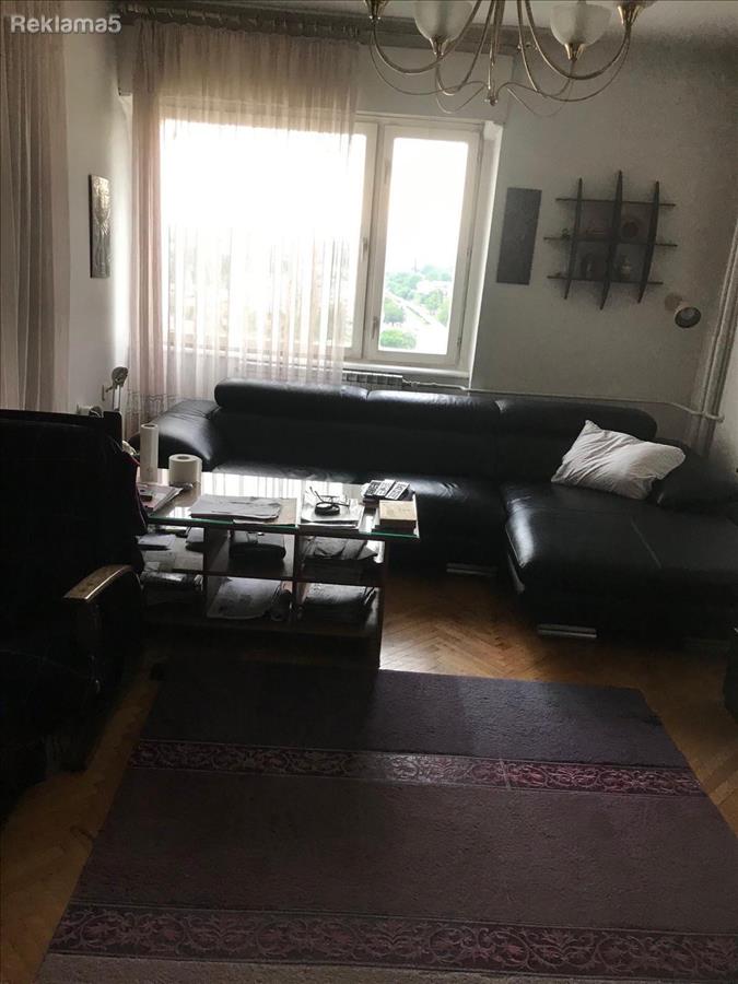 Se prodava trosoben stan vo Karpos 4