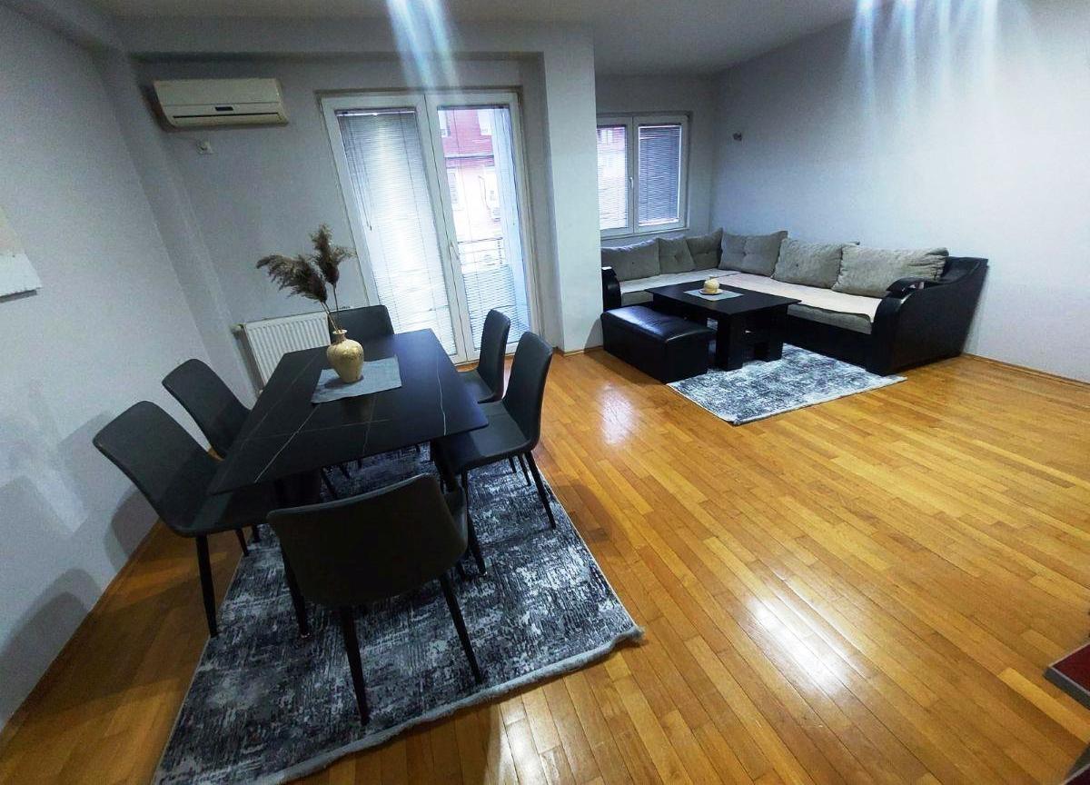 We are renting a 65m2 apartment with 2 bedrooms next to Universalna