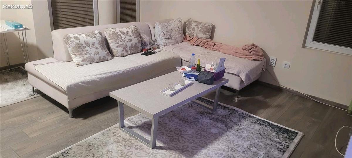 SE IZDAVA DVOSOBEN VO TAFTALIDZE KAJ PAZAROT
