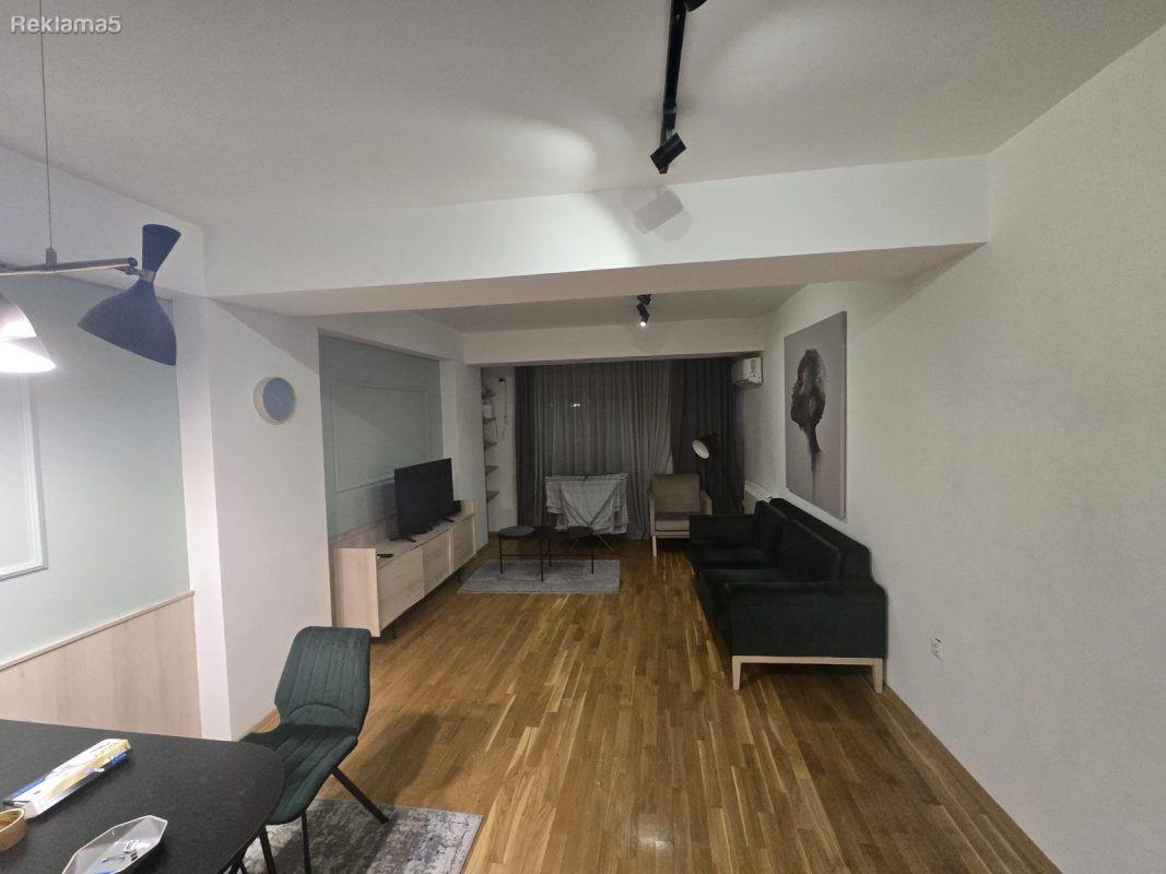 Dharma Doma rents an apartment in Center!