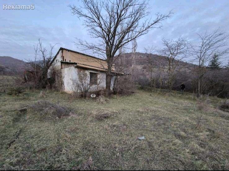 Plac vo Kacanicki pat, cucer sandevo