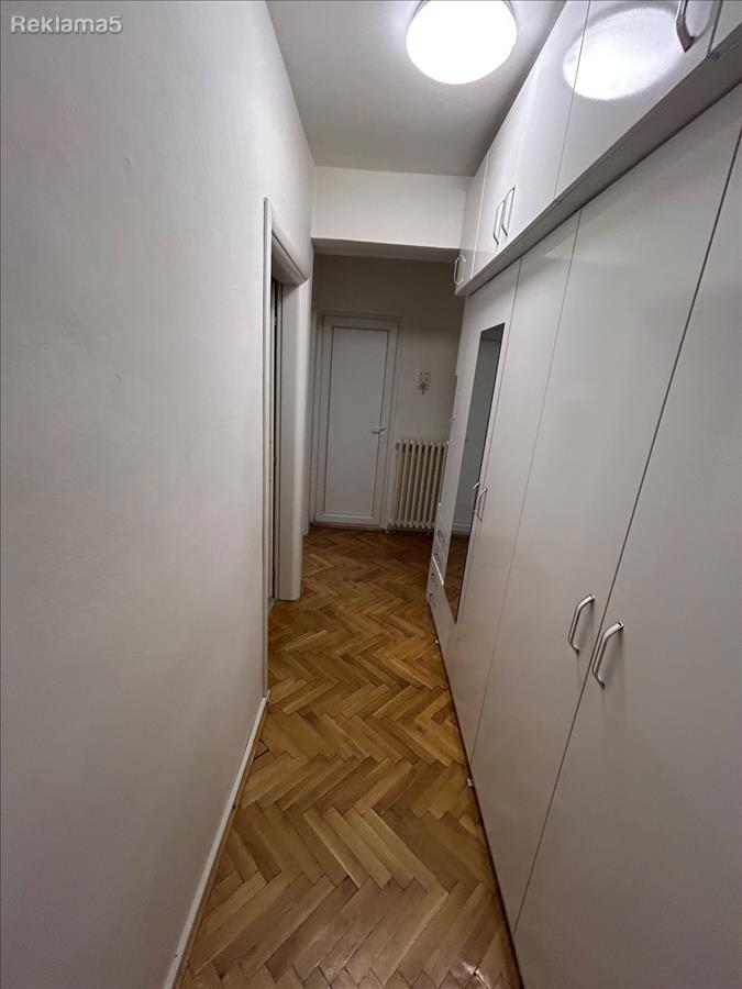 Se izdava stan od 65m2 vo Centar