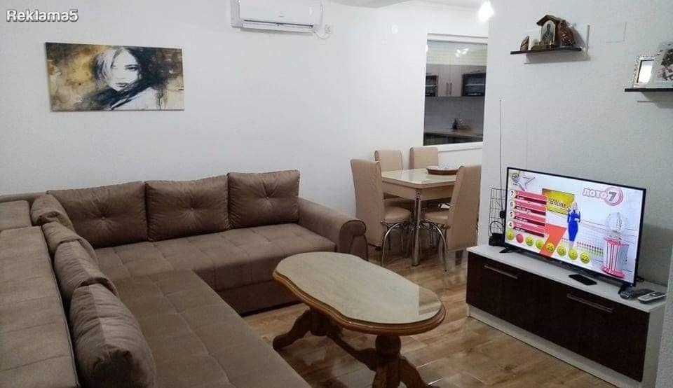 SE IZDAVA STAN NA 2 SPRAT VO CENTAROT NA BITOLA (At pazar)
