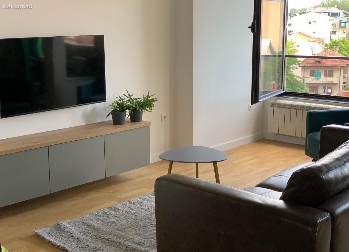 SE IZNAJMUVA DVOSOBEN STAN VO CENTAR, DEBAR MAALO