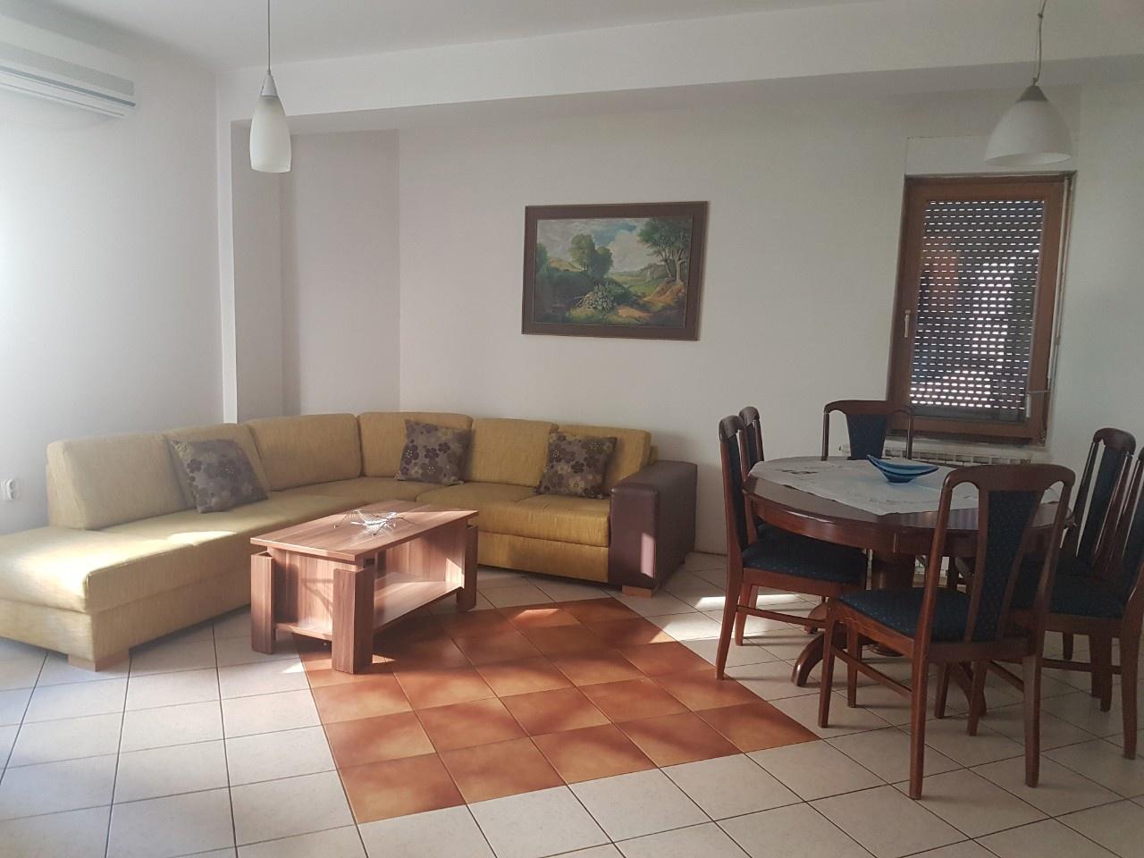 I am renting a furnished three-room apartment in Debar neighborhood