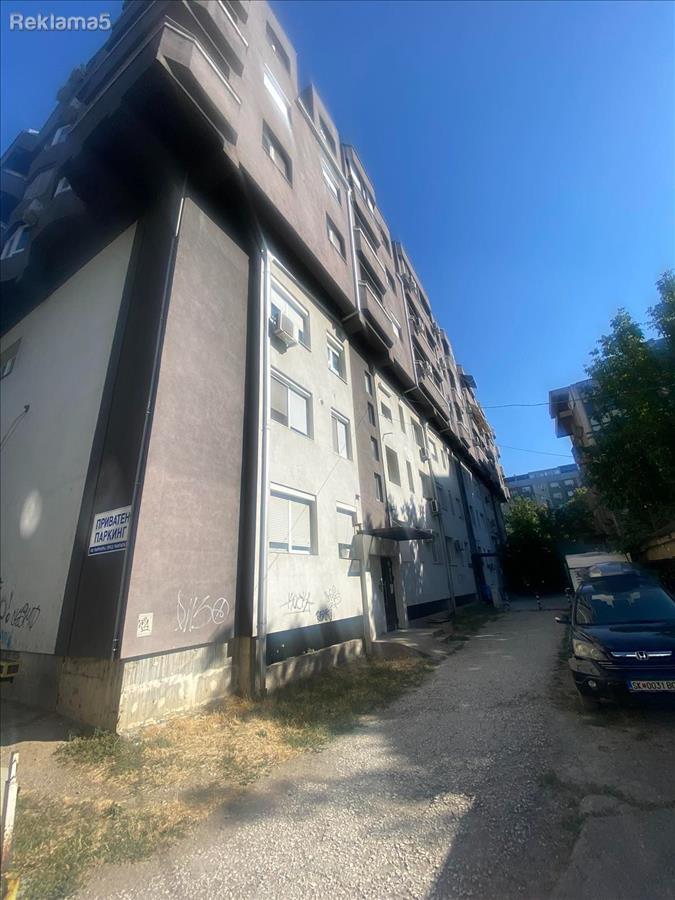 Spacious Apartment for Rent on Blvd. Roosevelt