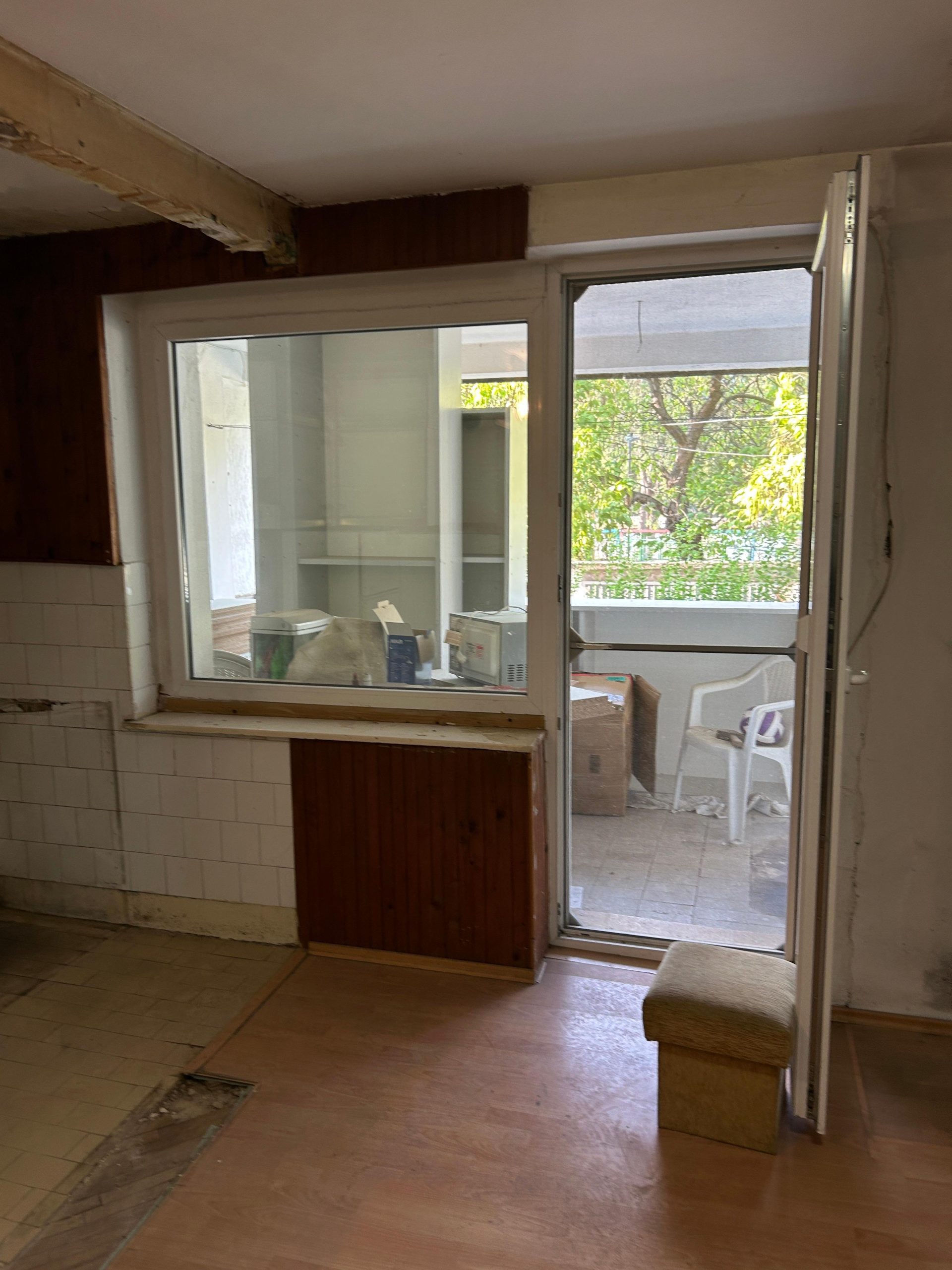 SAVIĆ IS SELLING AN APARTMENT IN KARPOSH 1