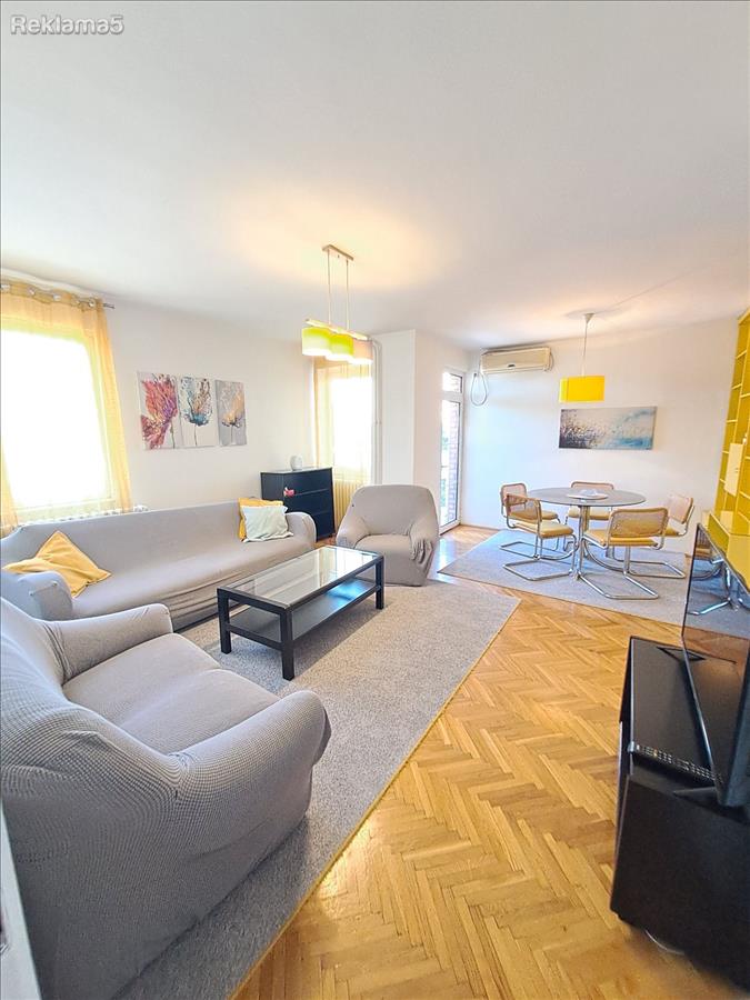 An apartment is for rent opposite the Cathedral church