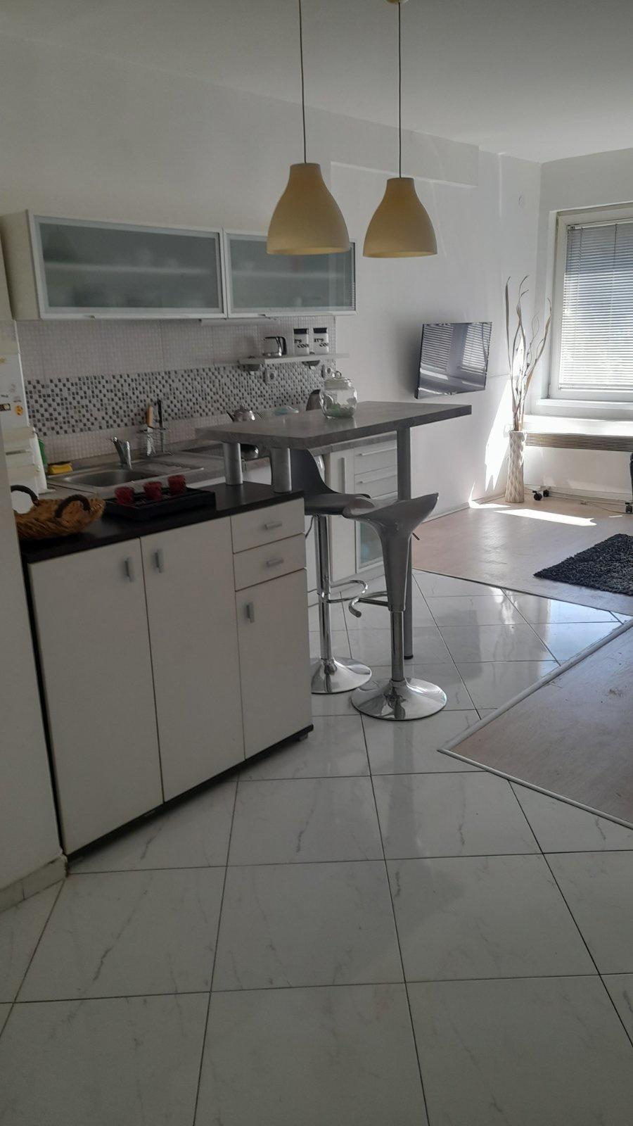SE IZDAVA STAN SPTOTI RAMSTOR 72m2