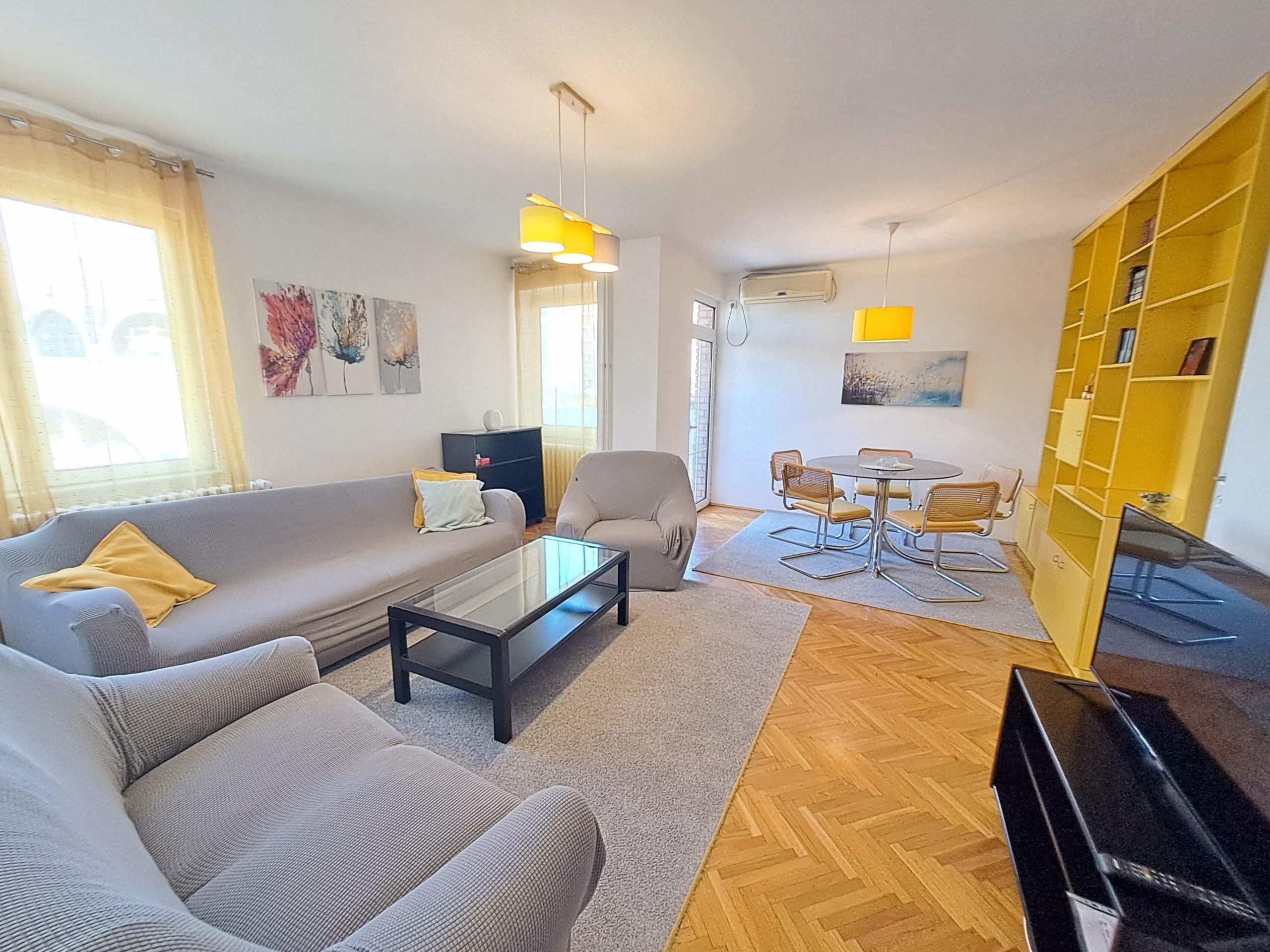 An apartment is for rent opposite the Cathedral church