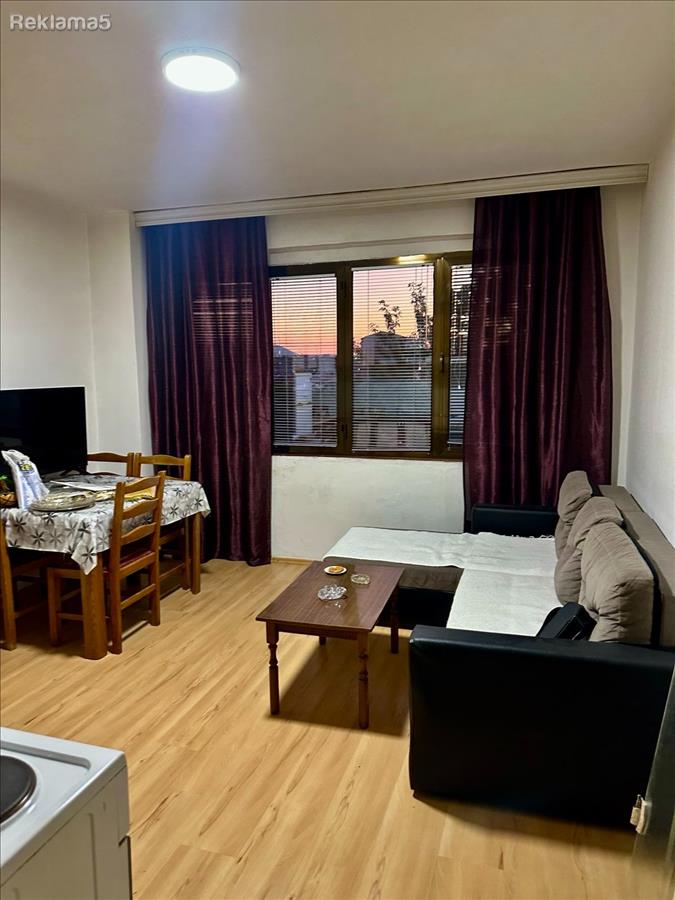 SE IZDAVA STAN VO CAIR NAMESTEN 50M2