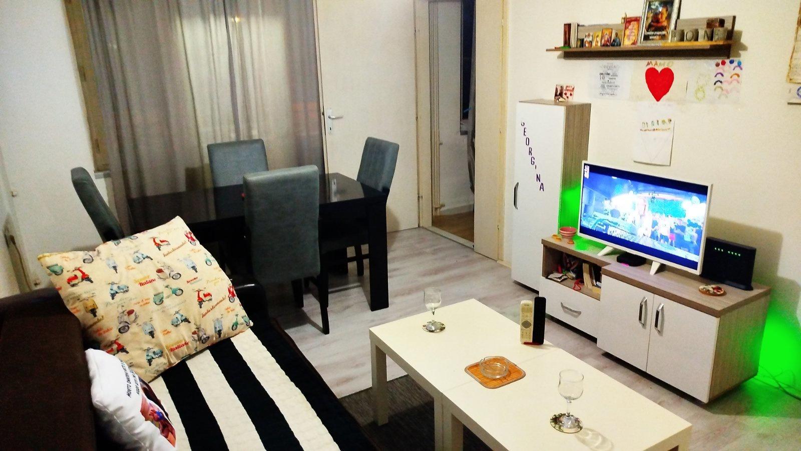 Se prodava stan 52m2 vo ruskite zgrada karshi OU,, M. Acev,,